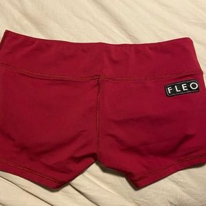 Fleo burgundy shorts size large